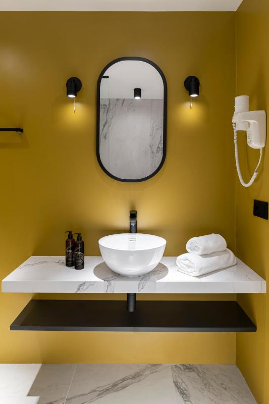 Executive Suite image 2