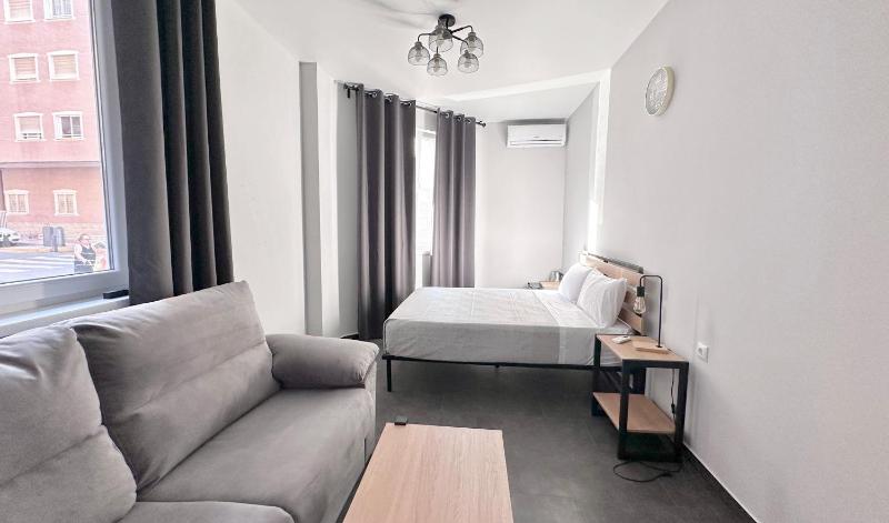 Hostal Lavela - image 1