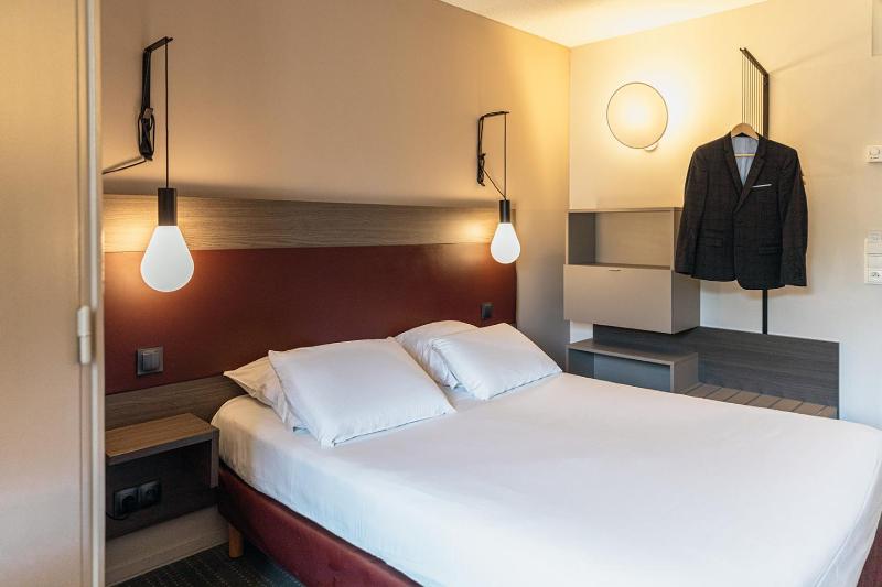 Double Room image 3