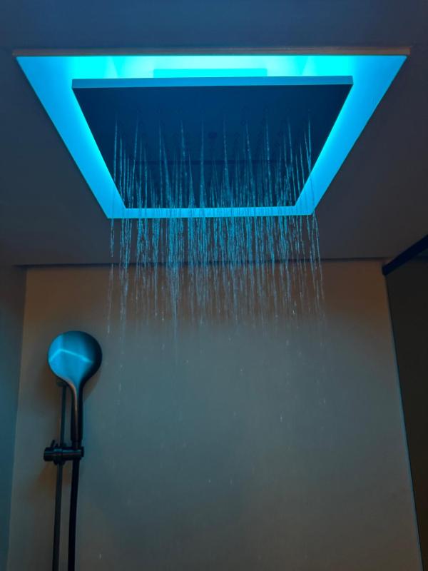 Deluxe Double Room image 3