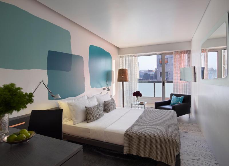 Double or Twin Room with Balcony image 4