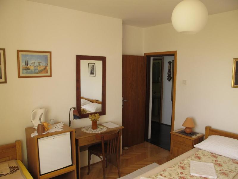 Triple Room with Private Bathroom image 2