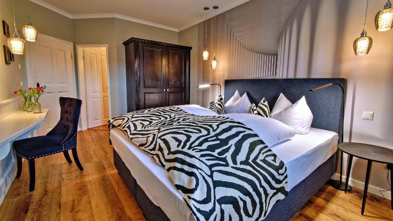 Double Room image 1