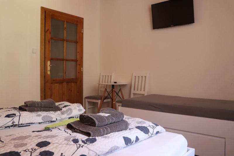 Double Room with Extra Bed image 3