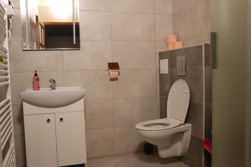 Double Room with Extra Bed image 4