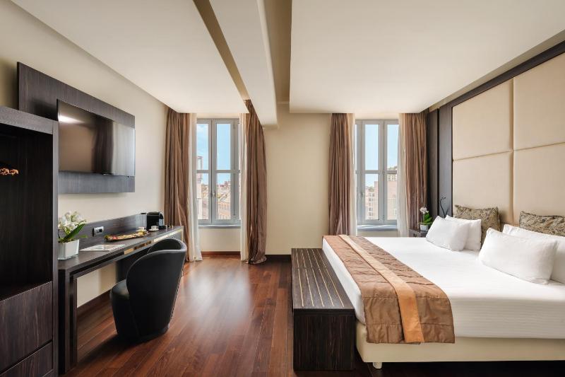 Deluxe Triple Room image 1