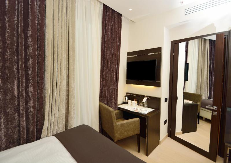 Deluxe Single Room image 1
