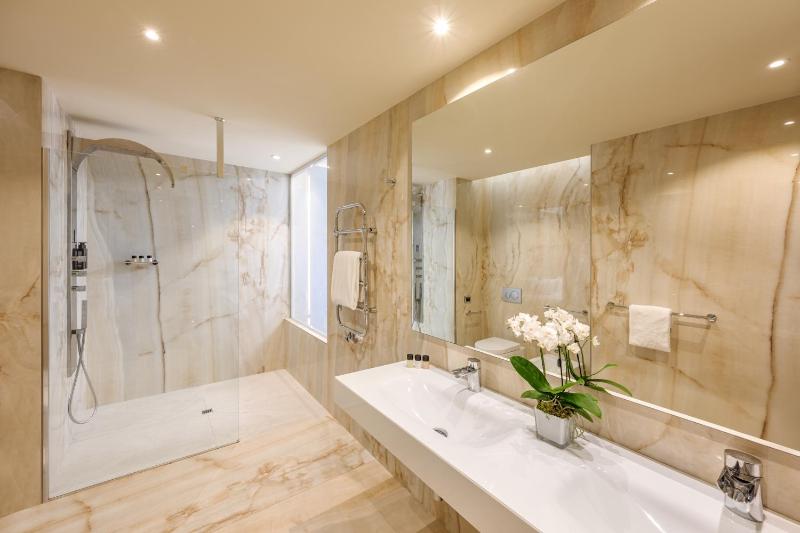 Junior Suite image 2