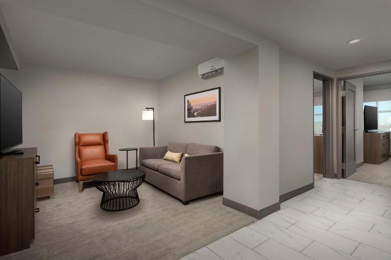 King Suite image 3