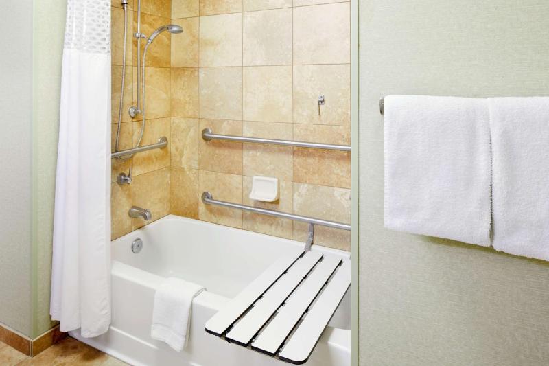King Room with Accessible Tub - Mobility and Hearing Access/Non-Smoking image 2