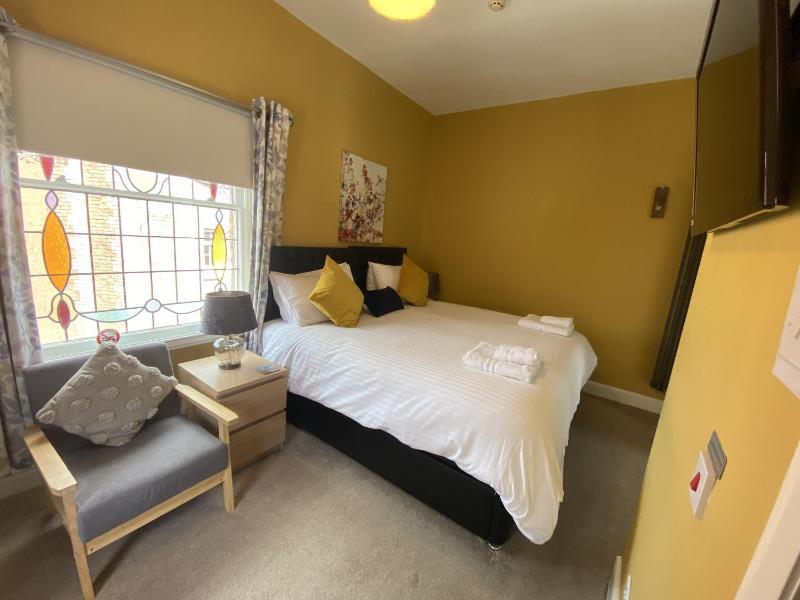 Grosvenor Place Guest House - image 9