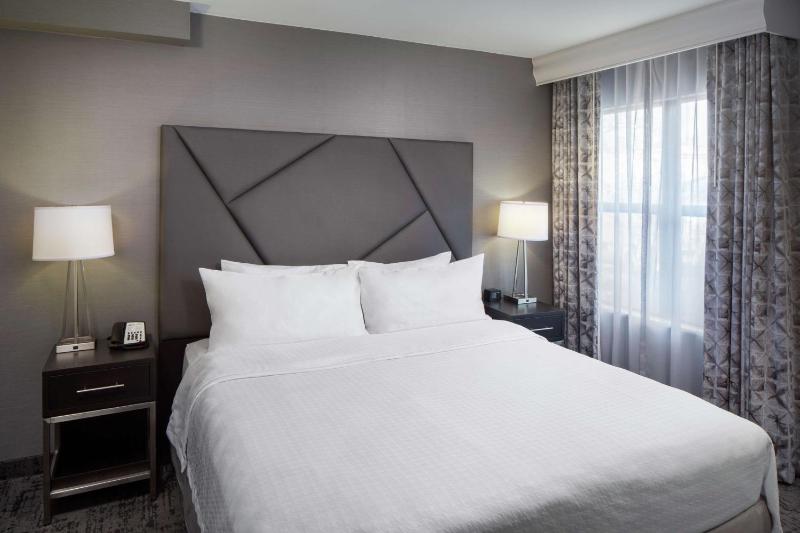 One-Bedroom King Suite - Non-Smoking image 4