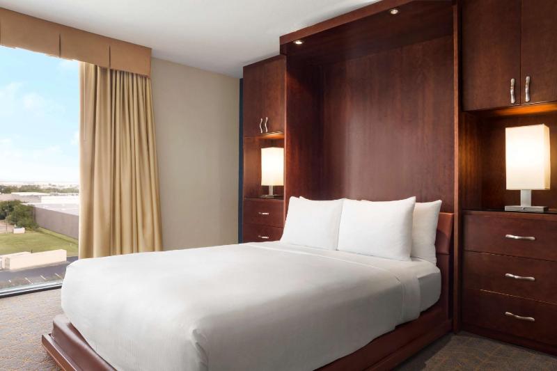 Room with Murphy Bed - Non-Smoking image 1