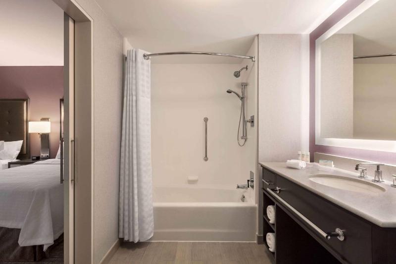King Studio Suite - Mobility Access/Non-Smoking image 3