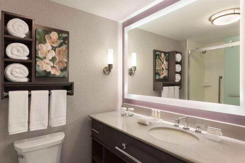 One Bedroom Suite with Two Double Beds - Non-Smoking image 2