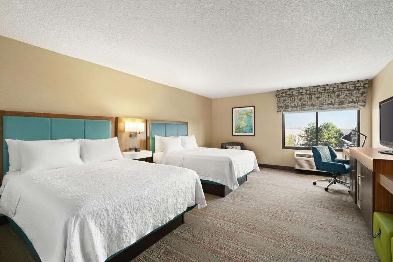 Hampton Inn Portland Airport - image 8