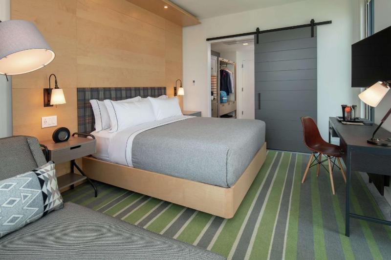 King Room image 4