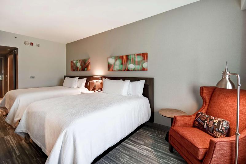 Queen Room with Two Queen Beds image 3