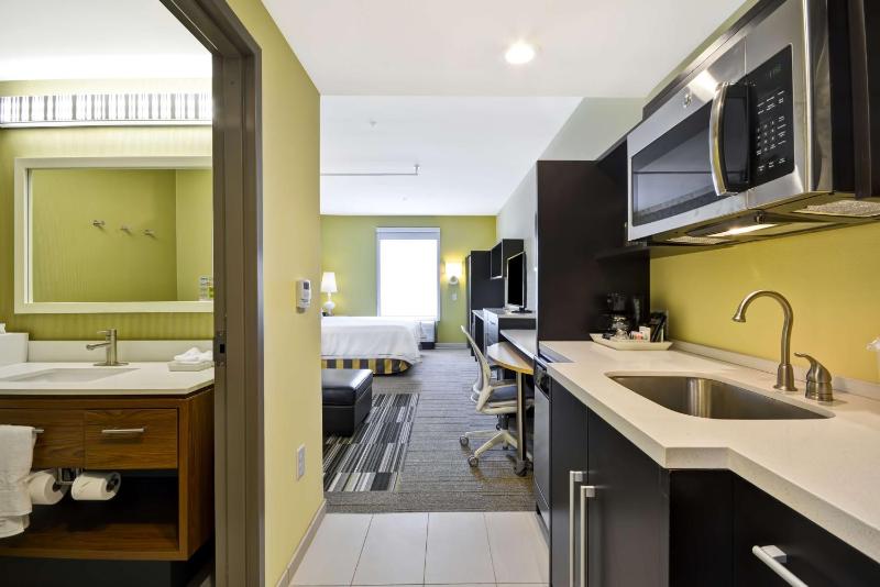 King Studio Suite - Hearing Access/Non-Smoking image 4
