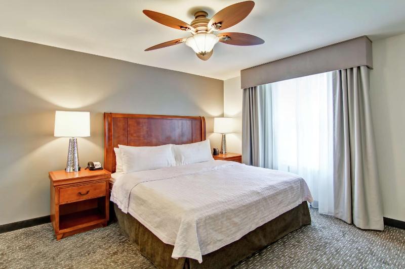 One-Bedroom King Suite - Non-Smoking image 3