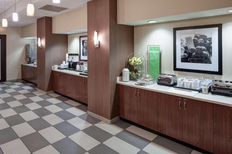 Hampton Inn St. Louis-Downtown (At the Gateway Arch) - image 2