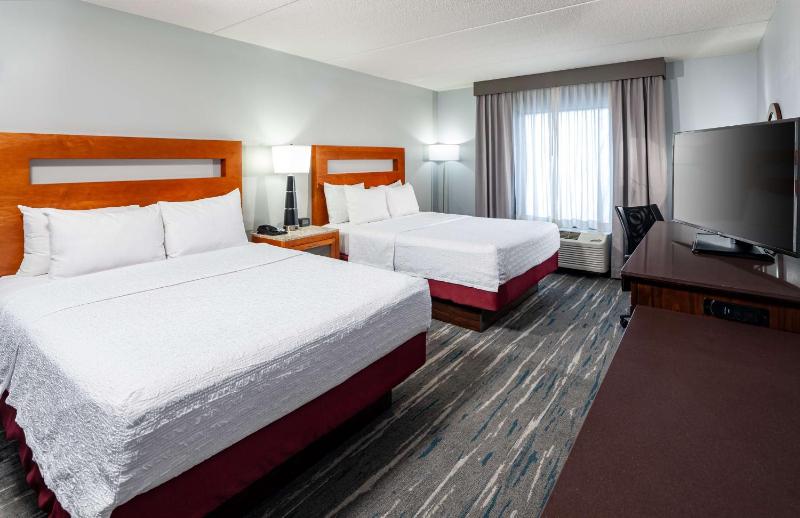 Room with Two Queen Beds - Non-Smoking image 3