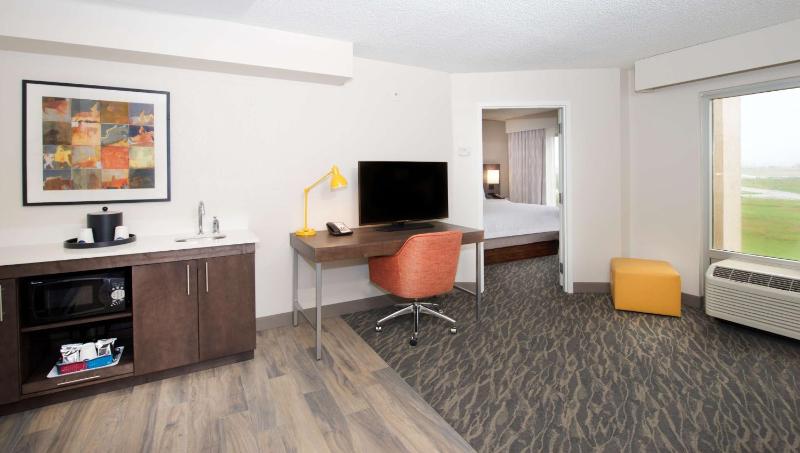 Non-Smoking Suite with Kitchen image 2