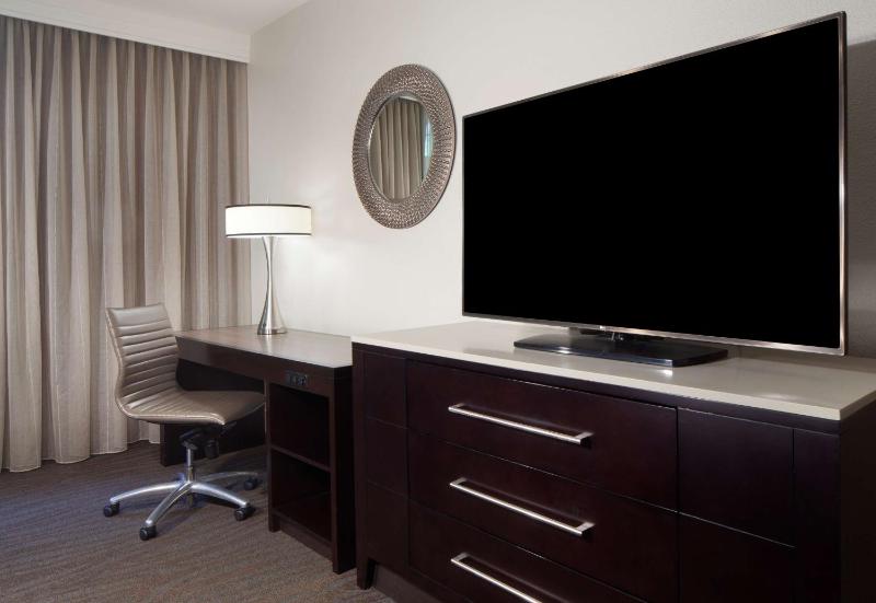 King Room image 3