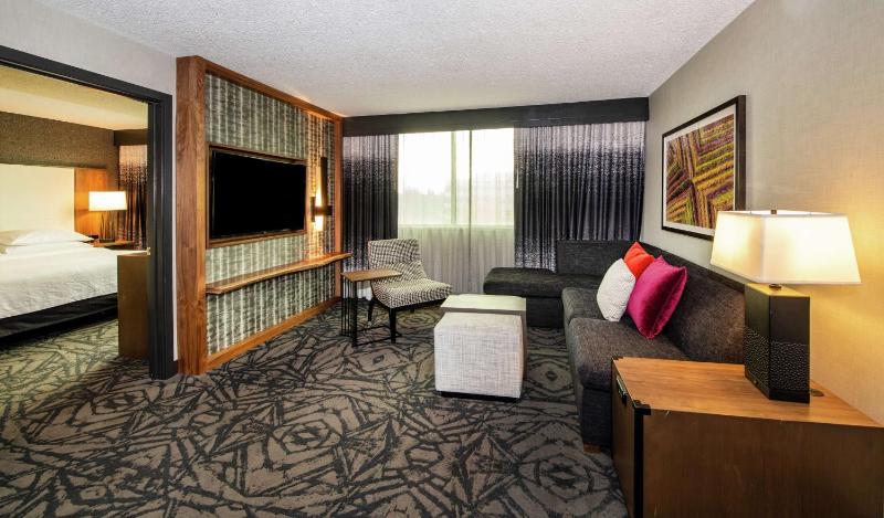 Two-Bedroom King Suite with Two Double Beds image 3