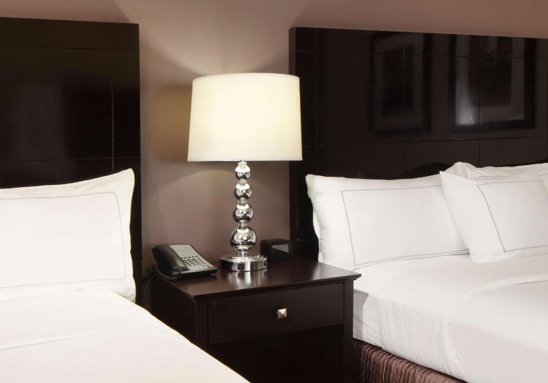 Queen Room with Two Queen Beds image 3