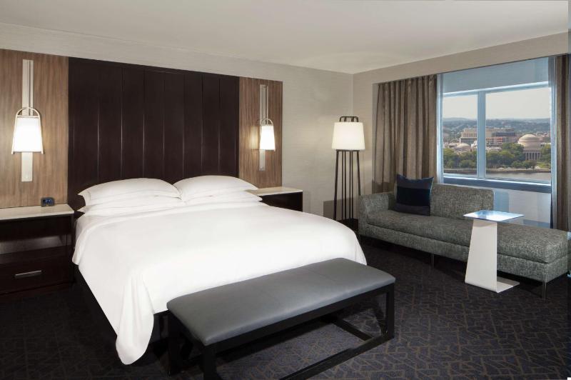 King Corner Room image 4