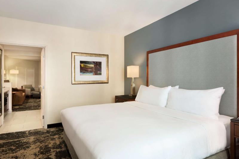 Embassy Suites By Hilton Denver Downtown Convention Center - image 3