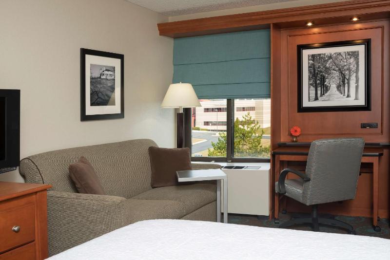 Executive King Room with Sofa Bed - Non-Smoking image 3