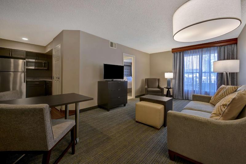 One-Bedroom Suite - Non-Smoking image 3