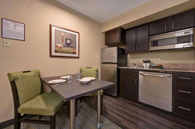 One-Bedroom King Suite - Non-Smoking image 3