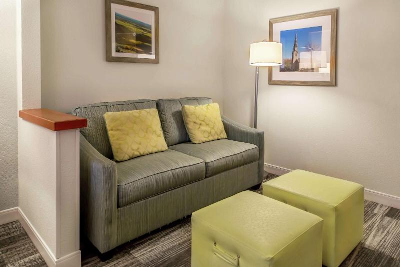 King Room with Sofa Bed and Study - Non-Smoking image 4