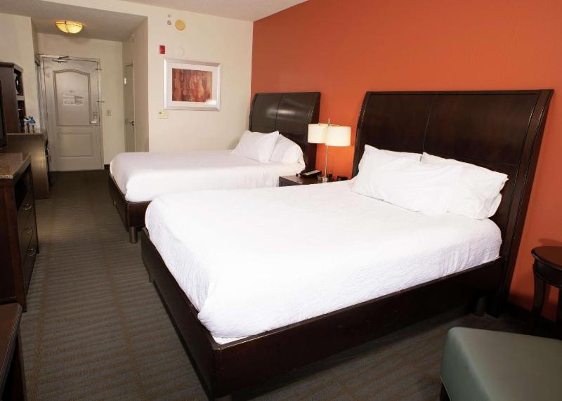 Queen Room with Two Queen Beds image 3
