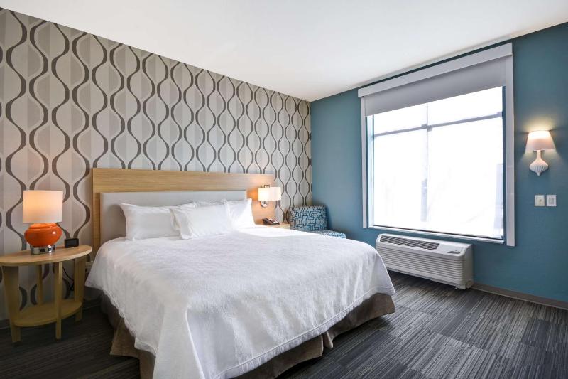One-Bedroom King Suite - Non-Smoking image 4