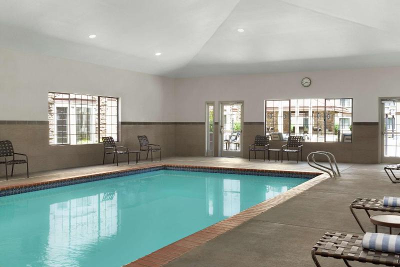 Homewood Suites by Hilton Portland Airport - image 21