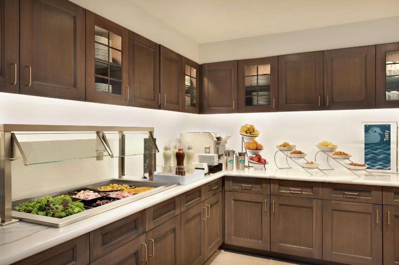 Homewood Suites by Hilton Portland Airport - image 11