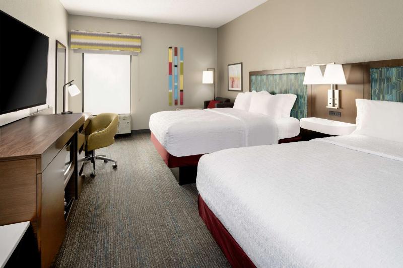 Room with Two Queen Beds - Non-Smoking image 3