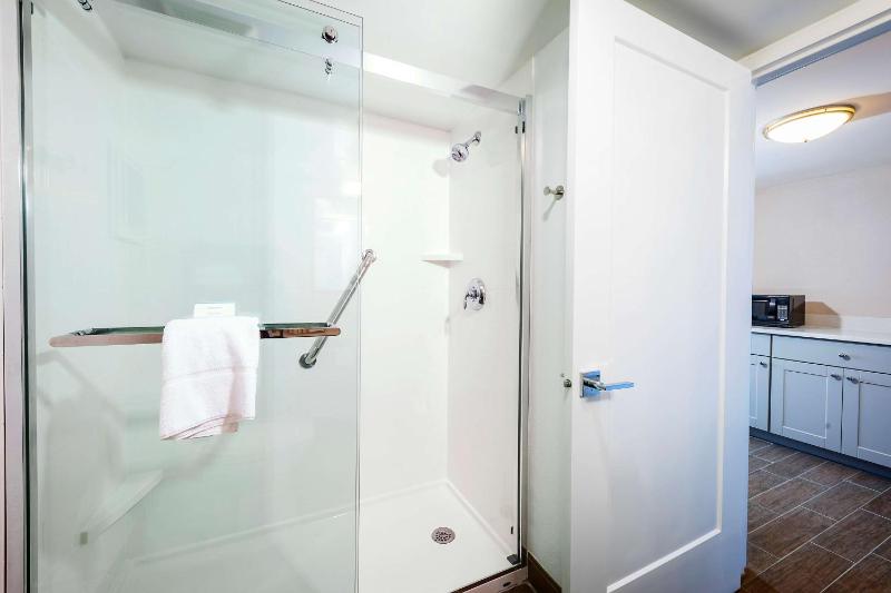 Hampton Inn Virginia Beach-Oceanfront North - image 3