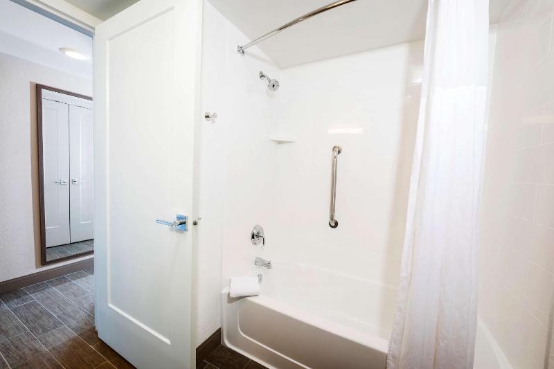 Hampton Inn Virginia Beach-Oceanfront North - image 29