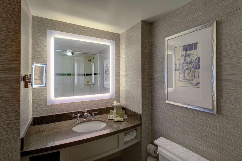 Hilton Virginia Beach Oceanfront - image 2