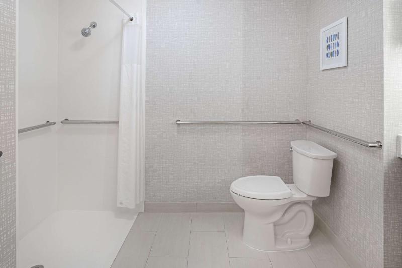 King Room - Mobility Access/Non-Smoking image 3