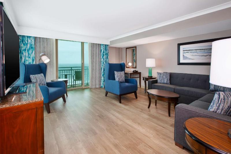 One-Bedroom King Suite with Sofa Bed and Ocean Front image 1