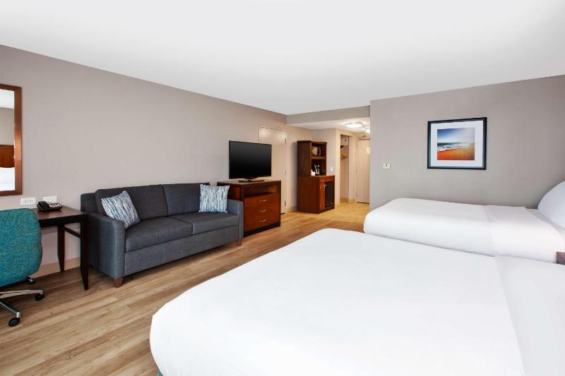 Hilton Garden Inn Virginia Beach Oceanfront - image 11