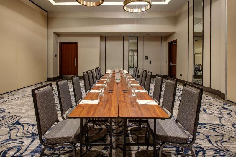 Hilton Garden Inn Virginia Beach Oceanfront - image 26