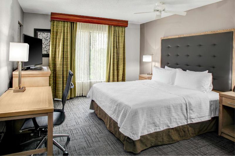 One-Bedroom King Suite - Non-Smoking image 1