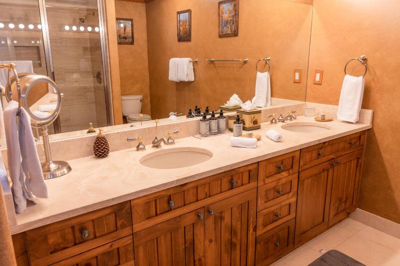 3BRLoft - Ski in out Access and Panoramic Views! - image 13